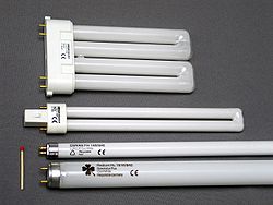 250px-Leuchtstofflampen-chtaube050409