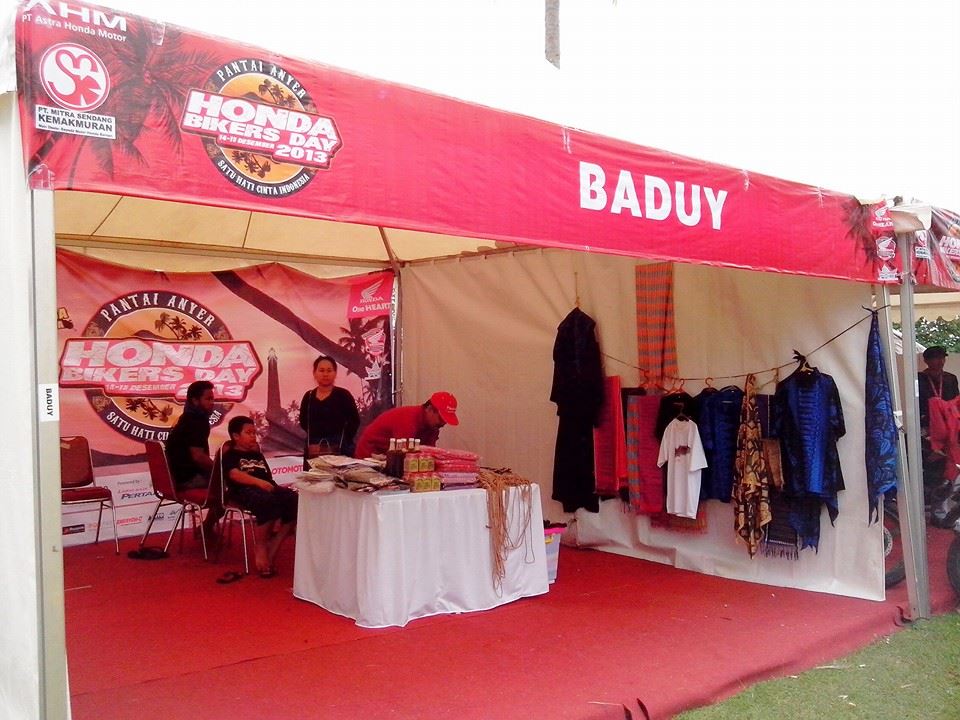 Booth Souvenir Baduy di HBD 2013